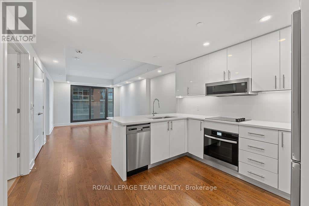 Ottawa — Ottawa - Photo 3 of 19