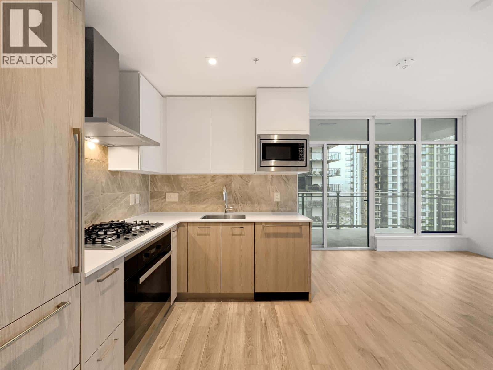 Burnaby — Burnaby - Photo 2 of 13