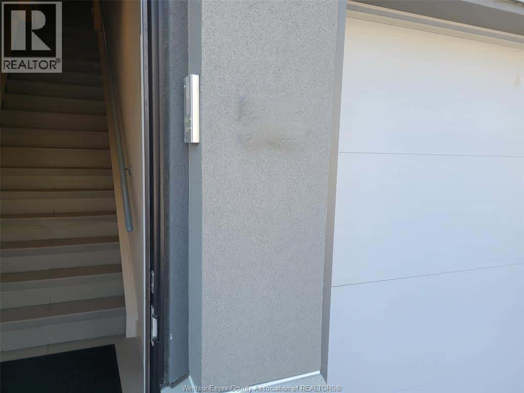 Windsor — Windsor - Photo 2 of 18