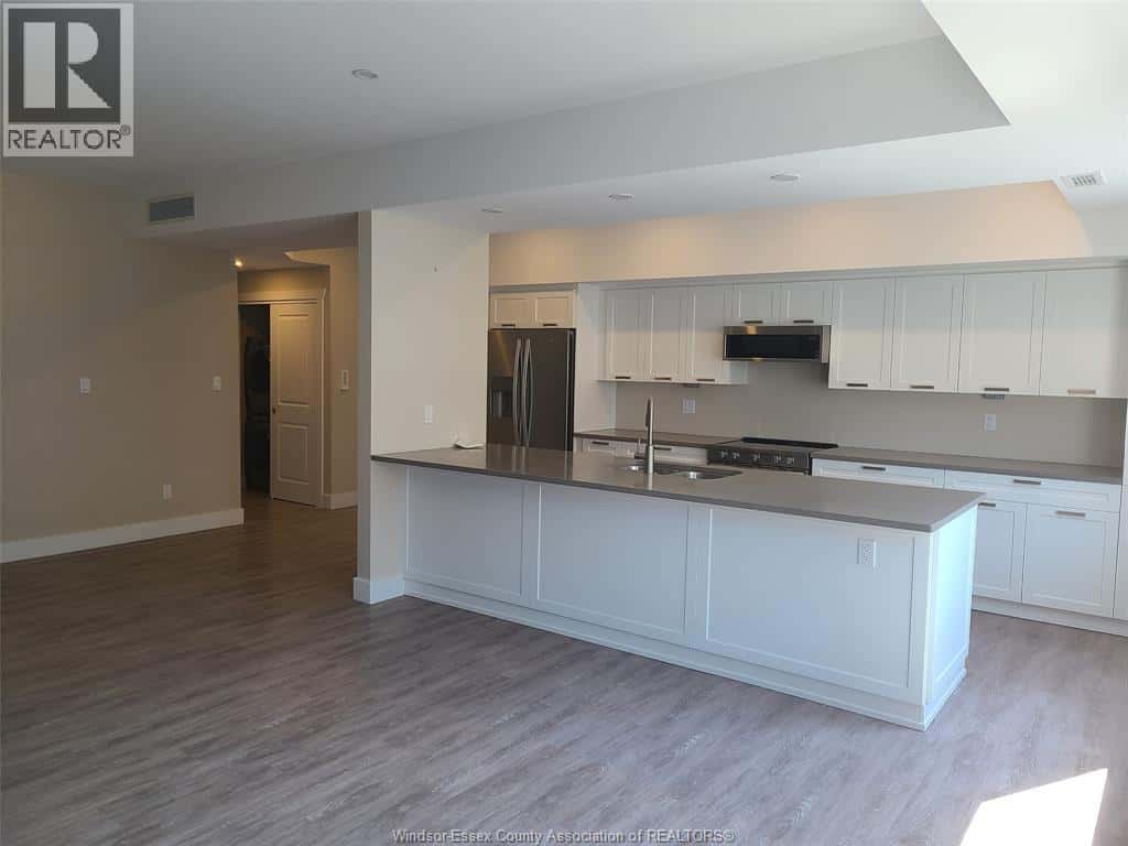 Windsor — Windsor - Photo 5 of 18