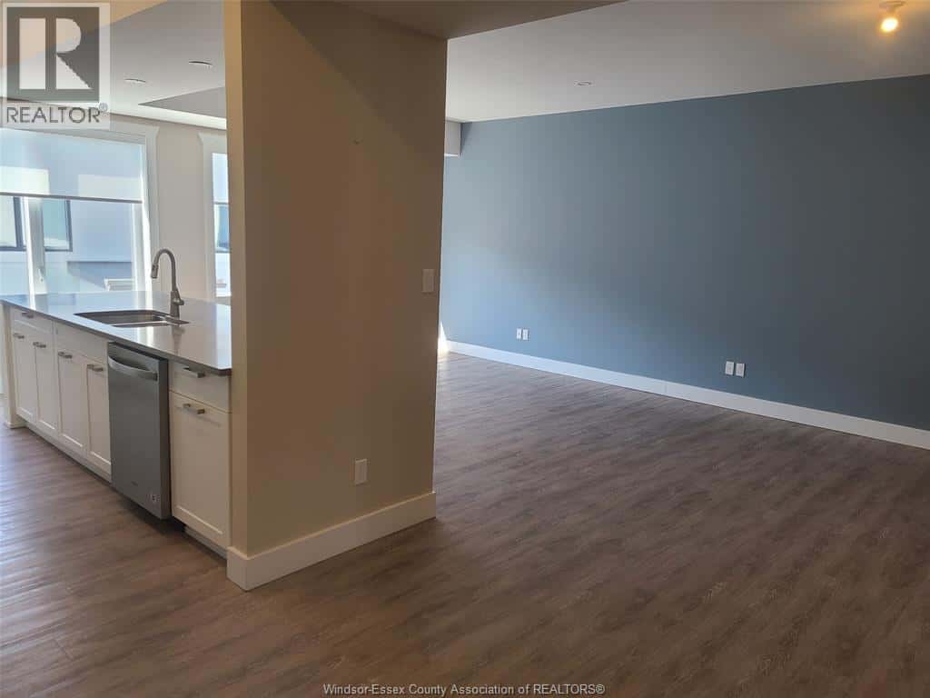 Windsor — Windsor - Photo 4 of 18