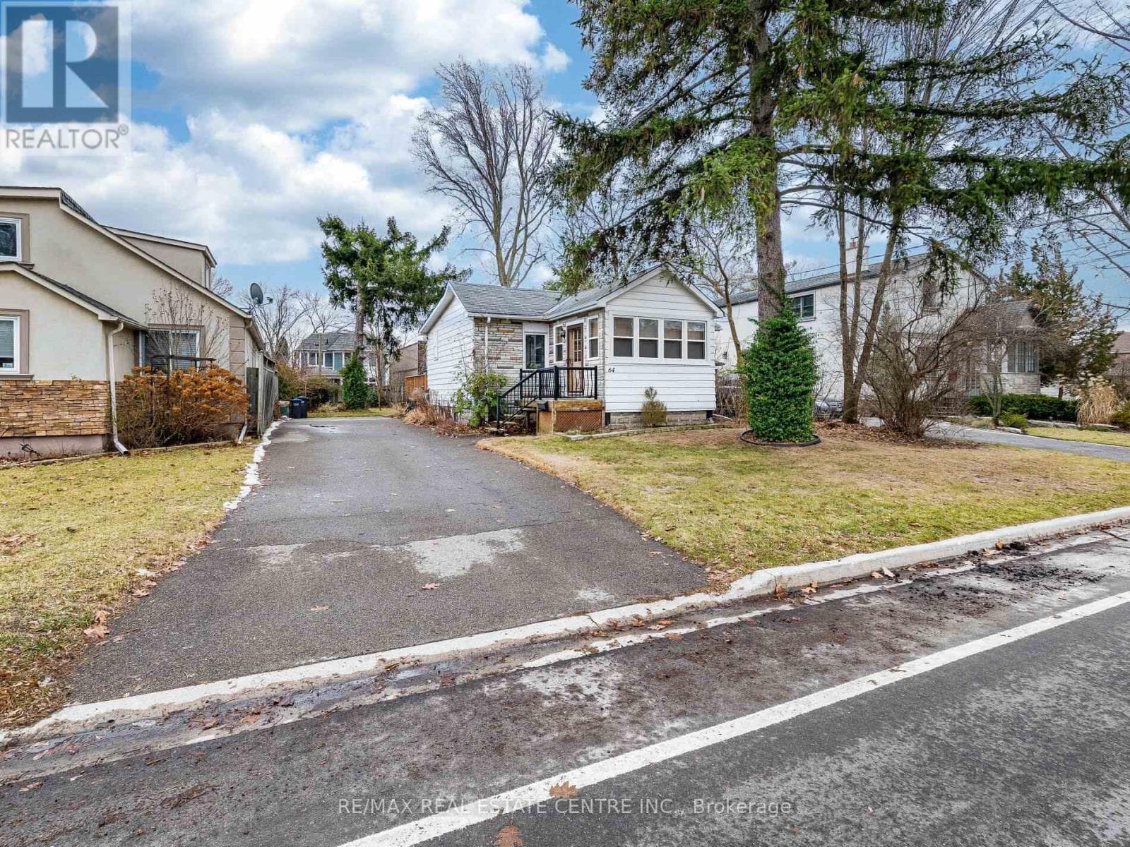 Mississauga (Mineola) — Mississauga (Mineola) - Main photo