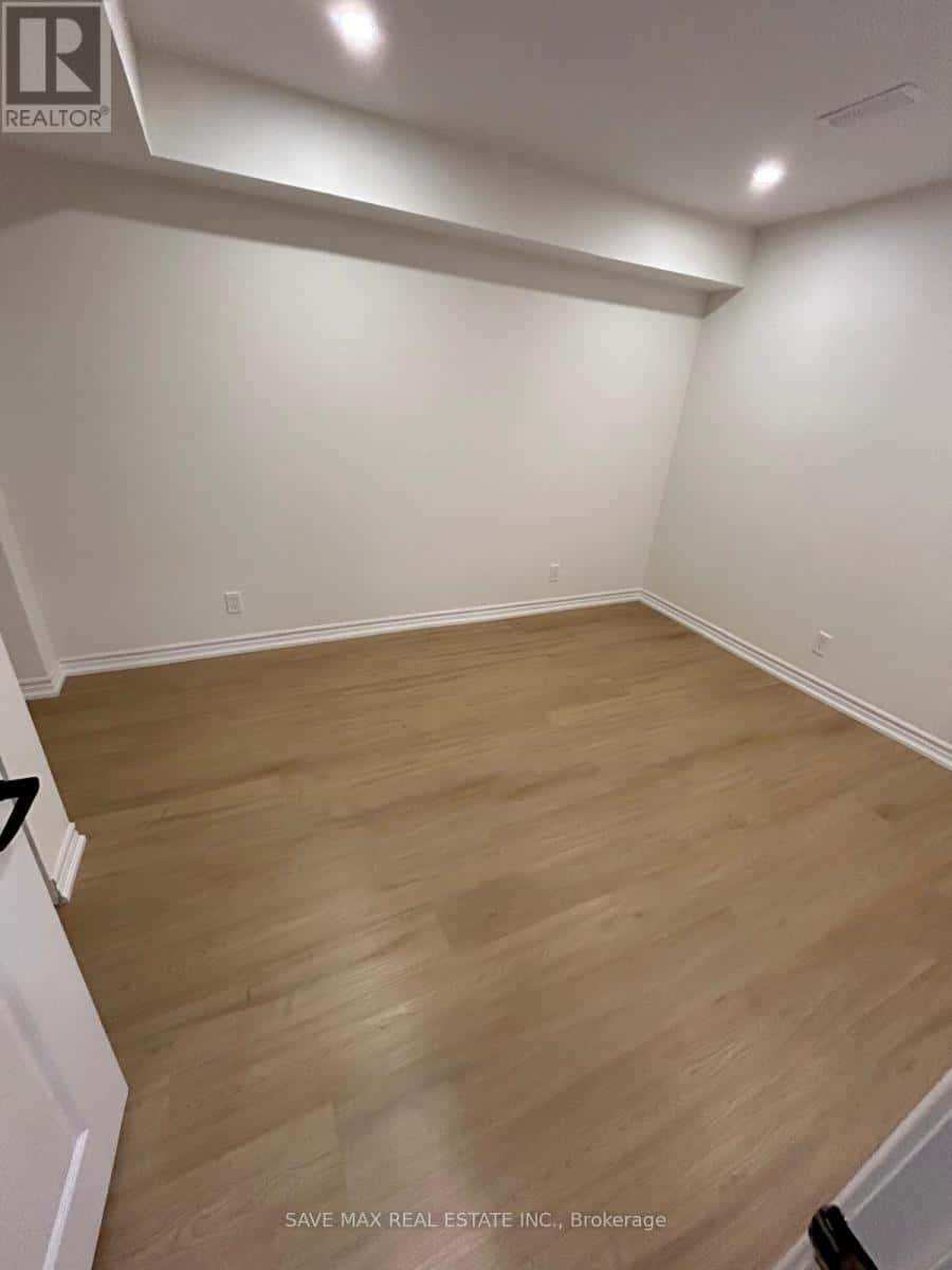 Brampton (Northwest Brampton) — Brampton (Northwest Brampton) - Photo 3 of 10