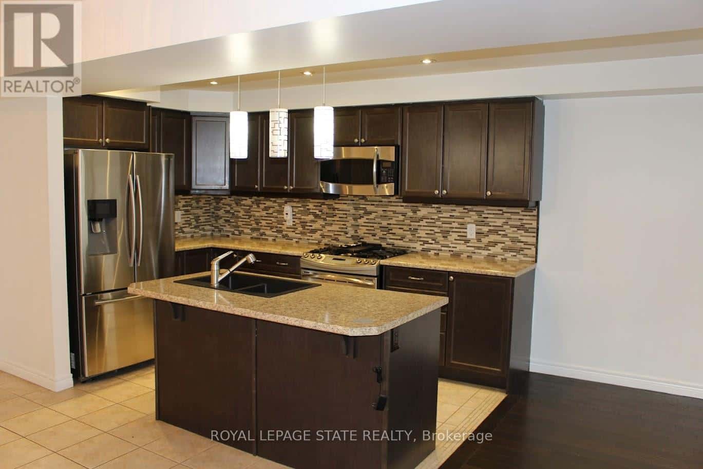 Hamilton (Stoney Creek Mountain) — Hamilton (Stoney Creek Mountain) - Photo 2 of 25