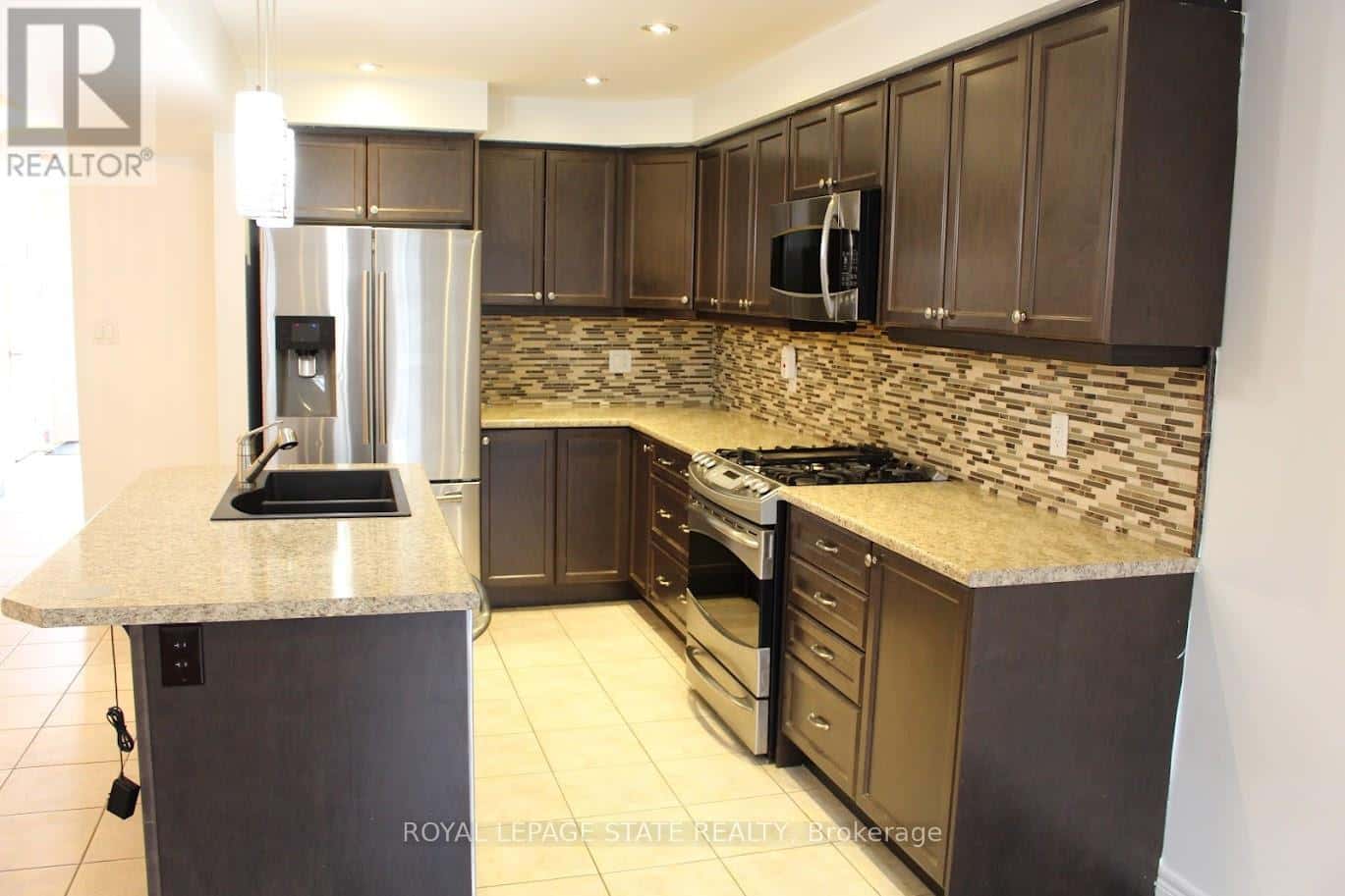 Hamilton (Stoney Creek Mountain) — Hamilton (Stoney Creek Mountain) - Photo 3 of 25