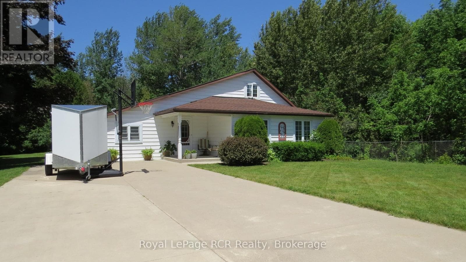 164 EDWARD STREET — Saugeen Shores, Ontario - Main photo