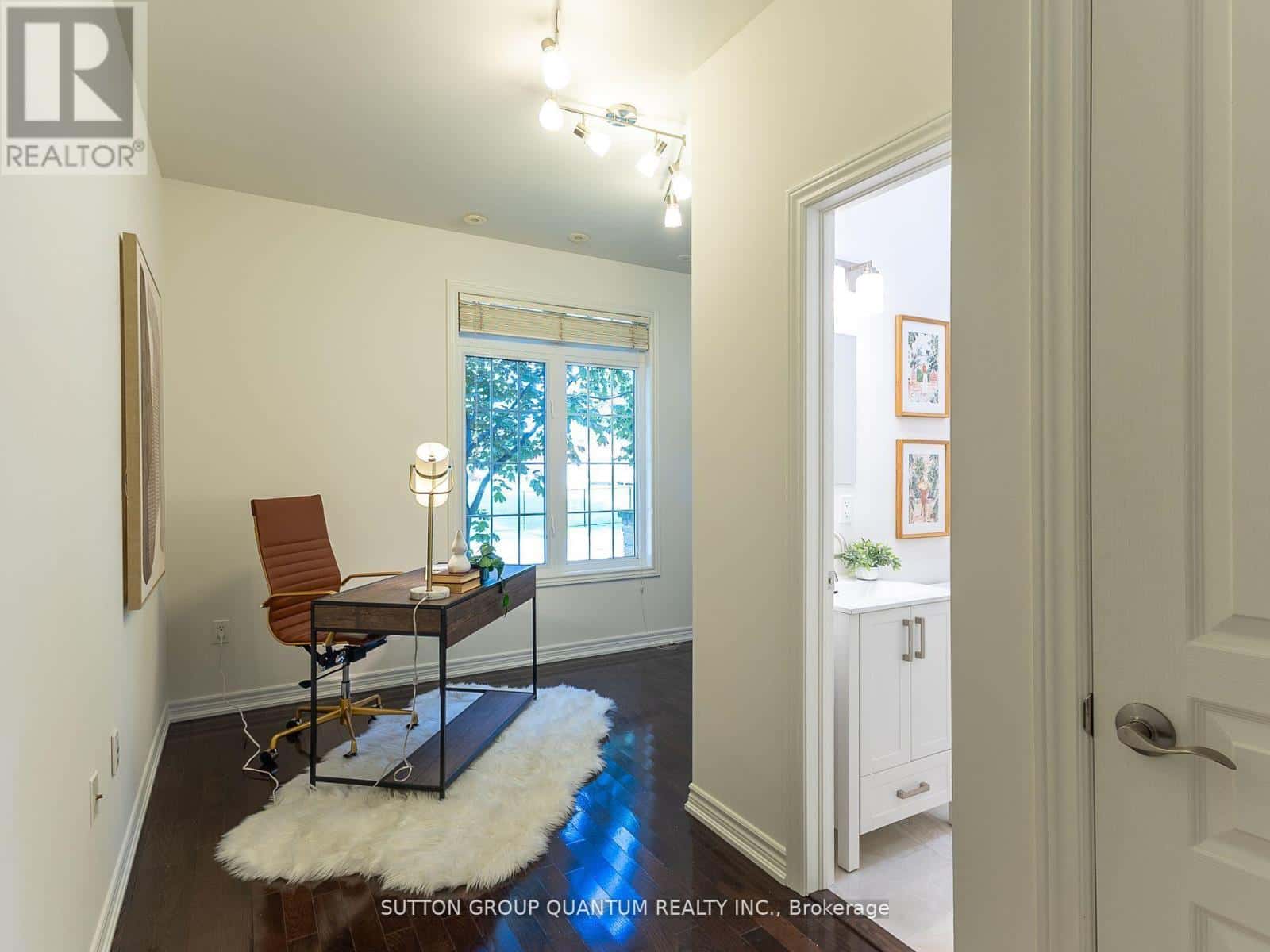 Mississauga (Port Credit) — Mississauga (Port Credit) - Photo 5 of 41