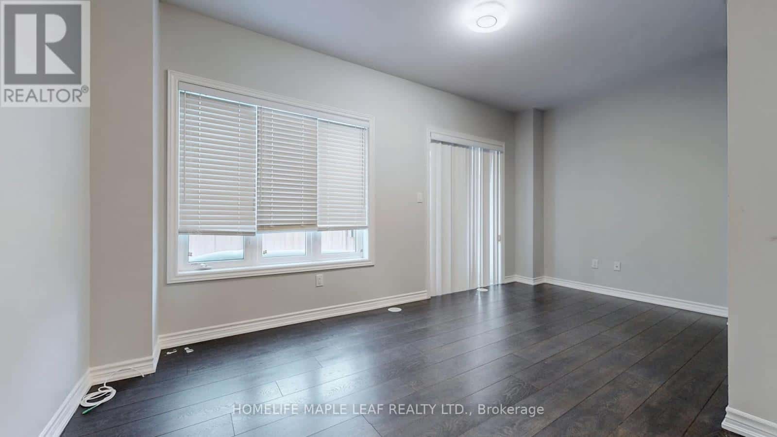 Hamilton (Waterdown) — Hamilton (Waterdown) - Photo 2 of 40