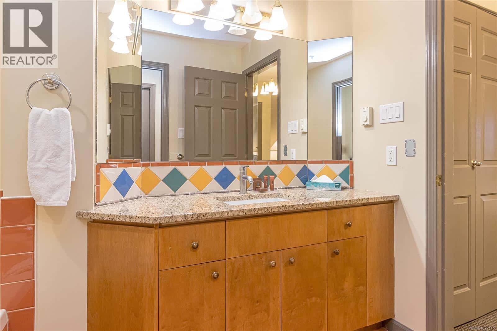 Nanoose Bay — Nanoose Bay - Photo 4 of 38