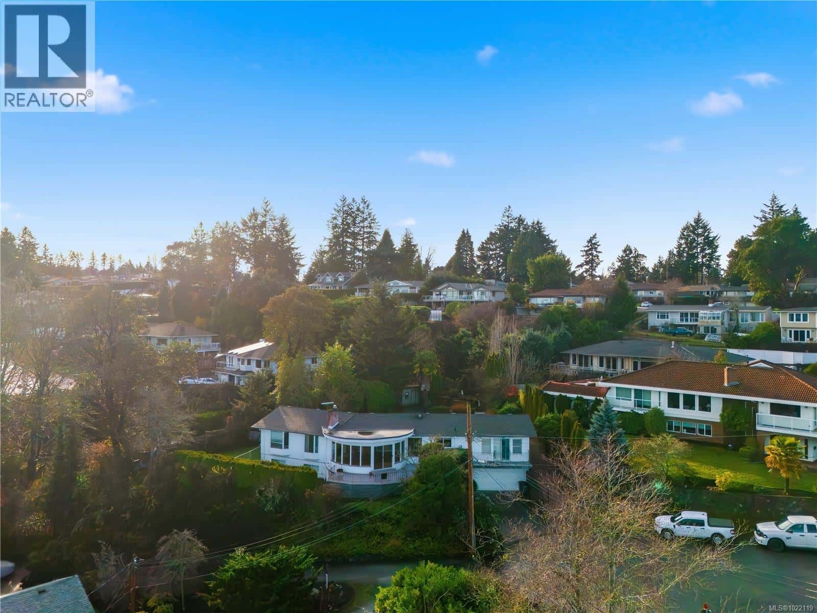 5054 Catalina Terr — Saanich, British Columbia - Photo 2 of 82