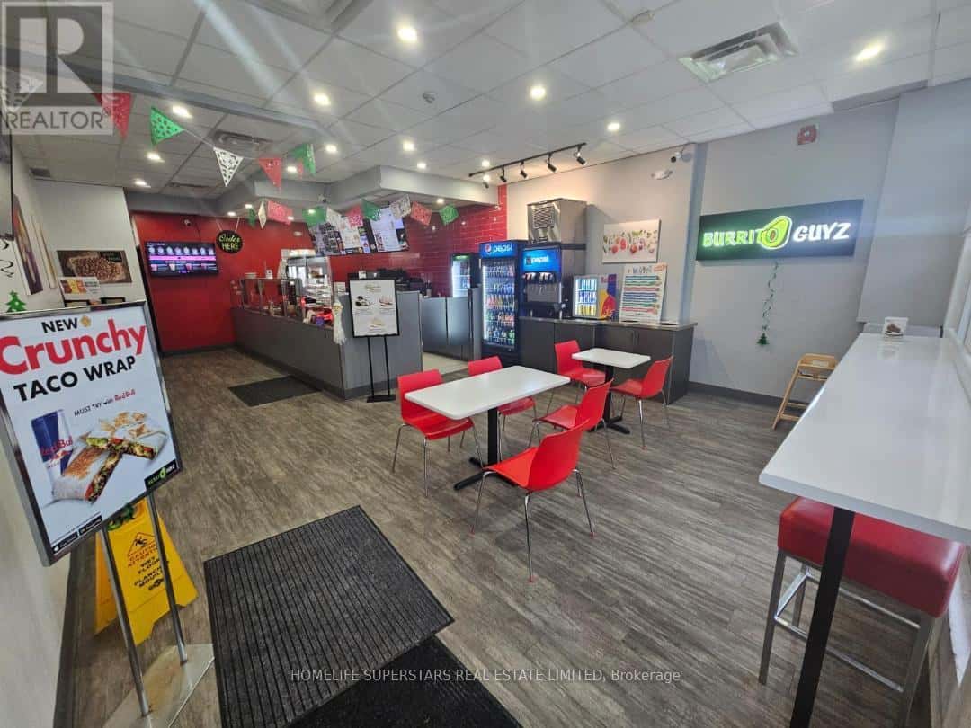 Niagara Falls (Ascot) — Niagara Falls (Ascot) - Photo 5 of 7