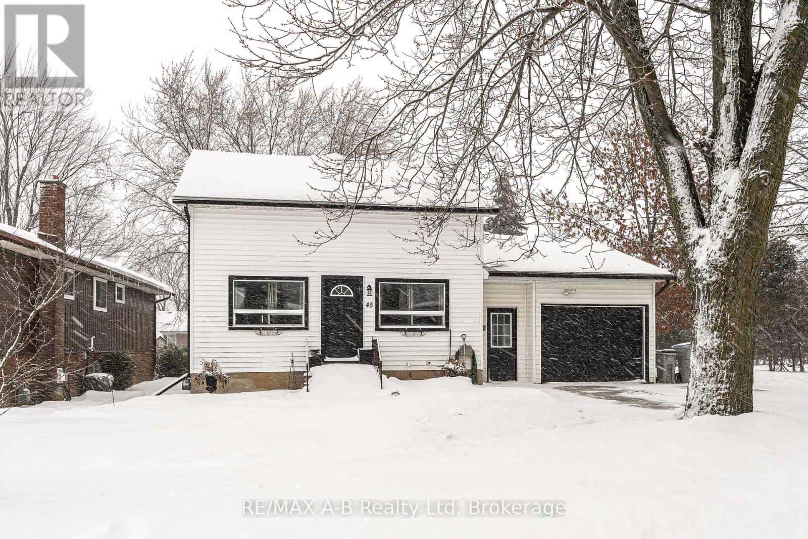 West Perth (Mitchell) — West Perth (Mitchell) - Photo 3 of 46