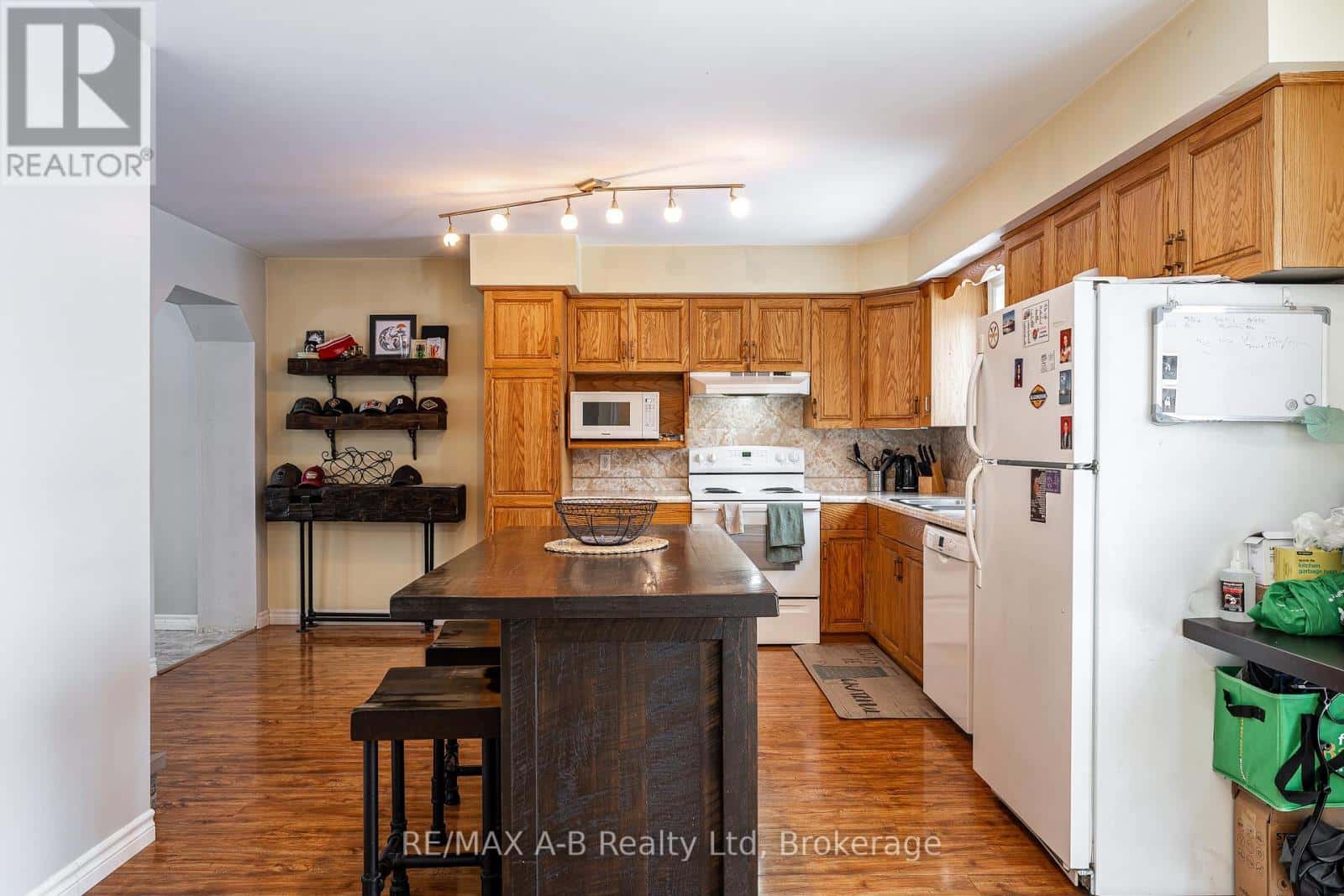 West Perth (Mitchell) — West Perth (Mitchell) - Photo 4 of 46