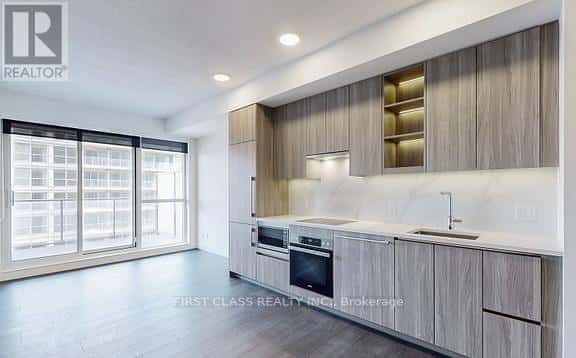 Toronto (Bayview Village) — Toronto (Bayview Village) - Photo 3 of 23