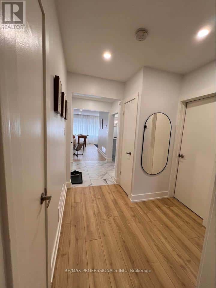 Toronto (Kingsview Village-The Westway) — Toronto (Kingsview Village-The Westway) - Photo 3 of 9