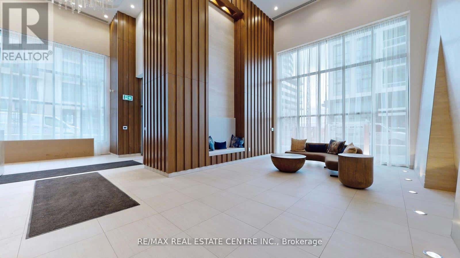 Toronto (Mimico) — Toronto (Mimico) - Photo 3 of 29