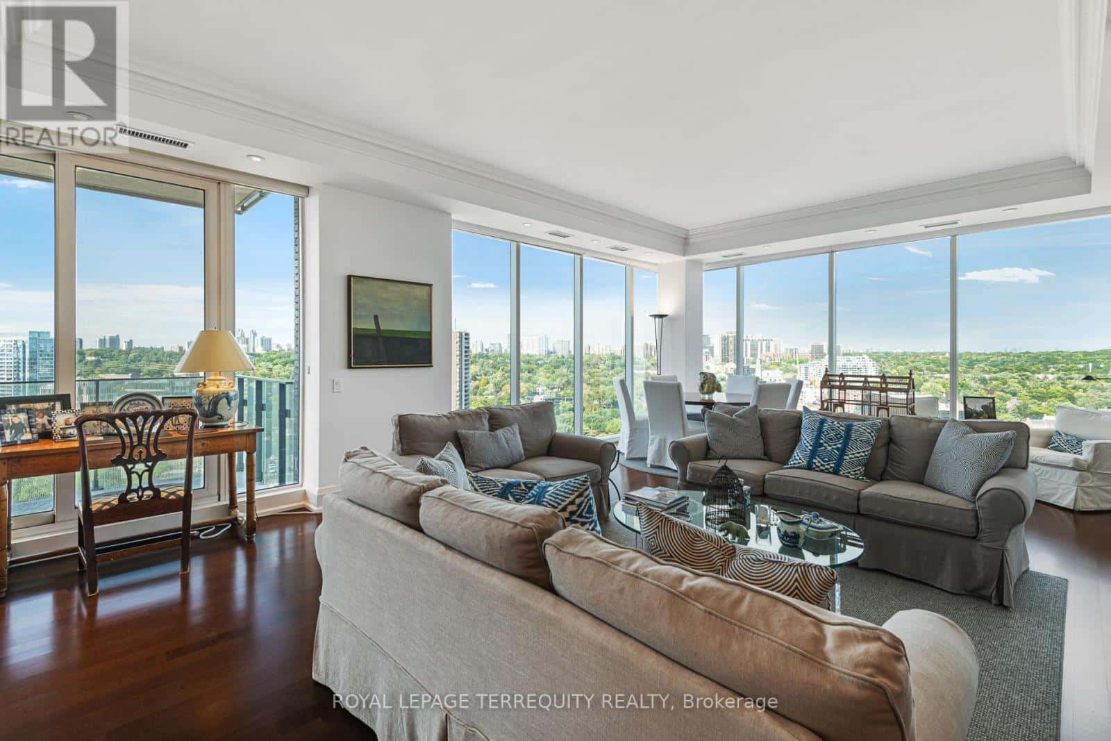 Toronto (Annex) — Toronto (Annex) - Photo 2 of 41