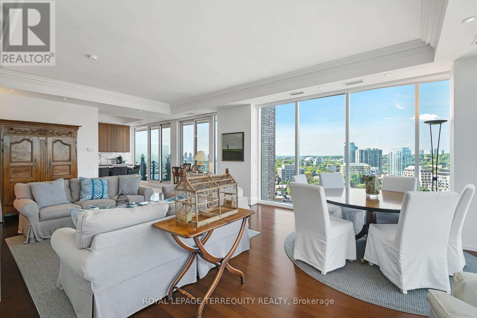 Toronto (Annex) — Toronto (Annex) - Photo 4 of 41