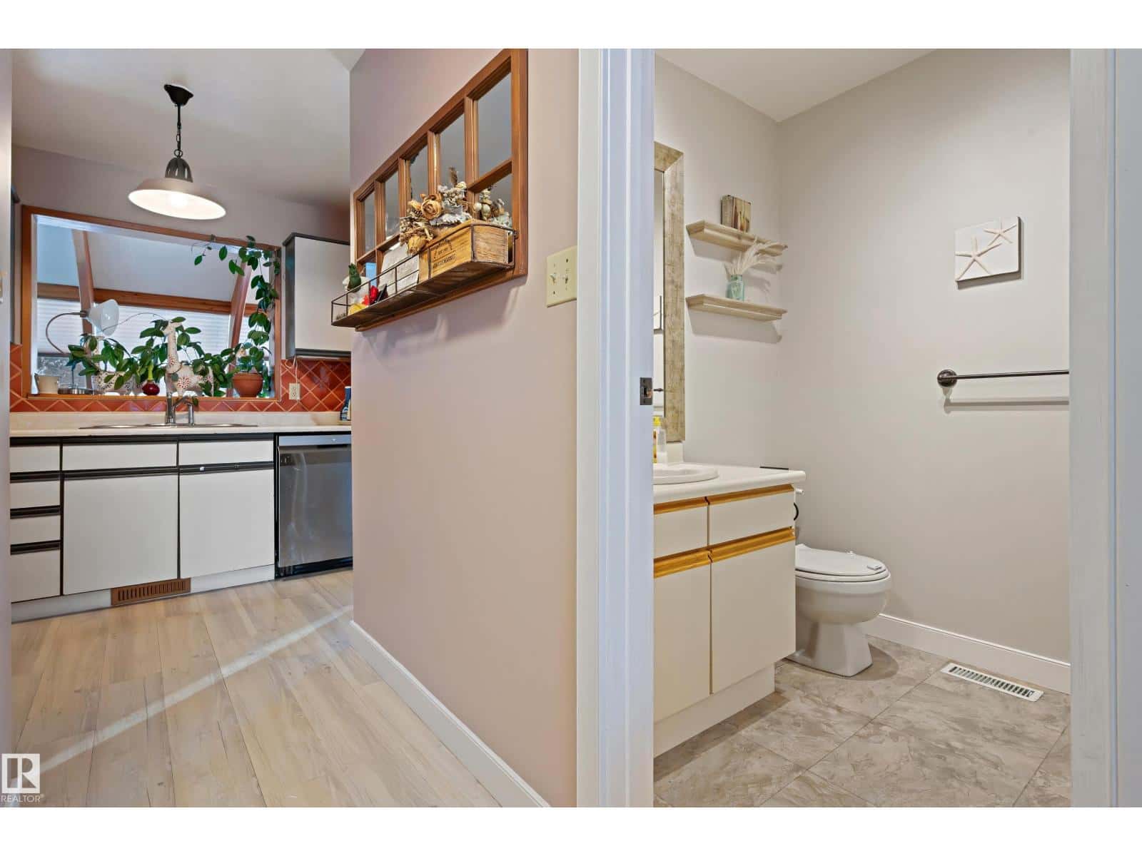 Edmonton — Edmonton - Photo 5 of 48