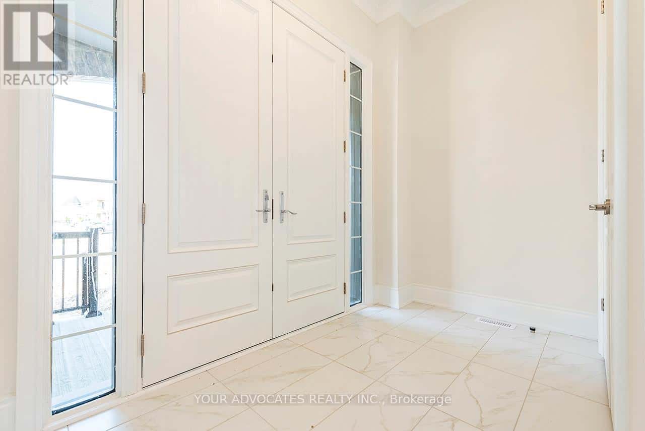 Vaughan (Kleinburg) — Vaughan (Kleinburg) - Photo 2 of 31