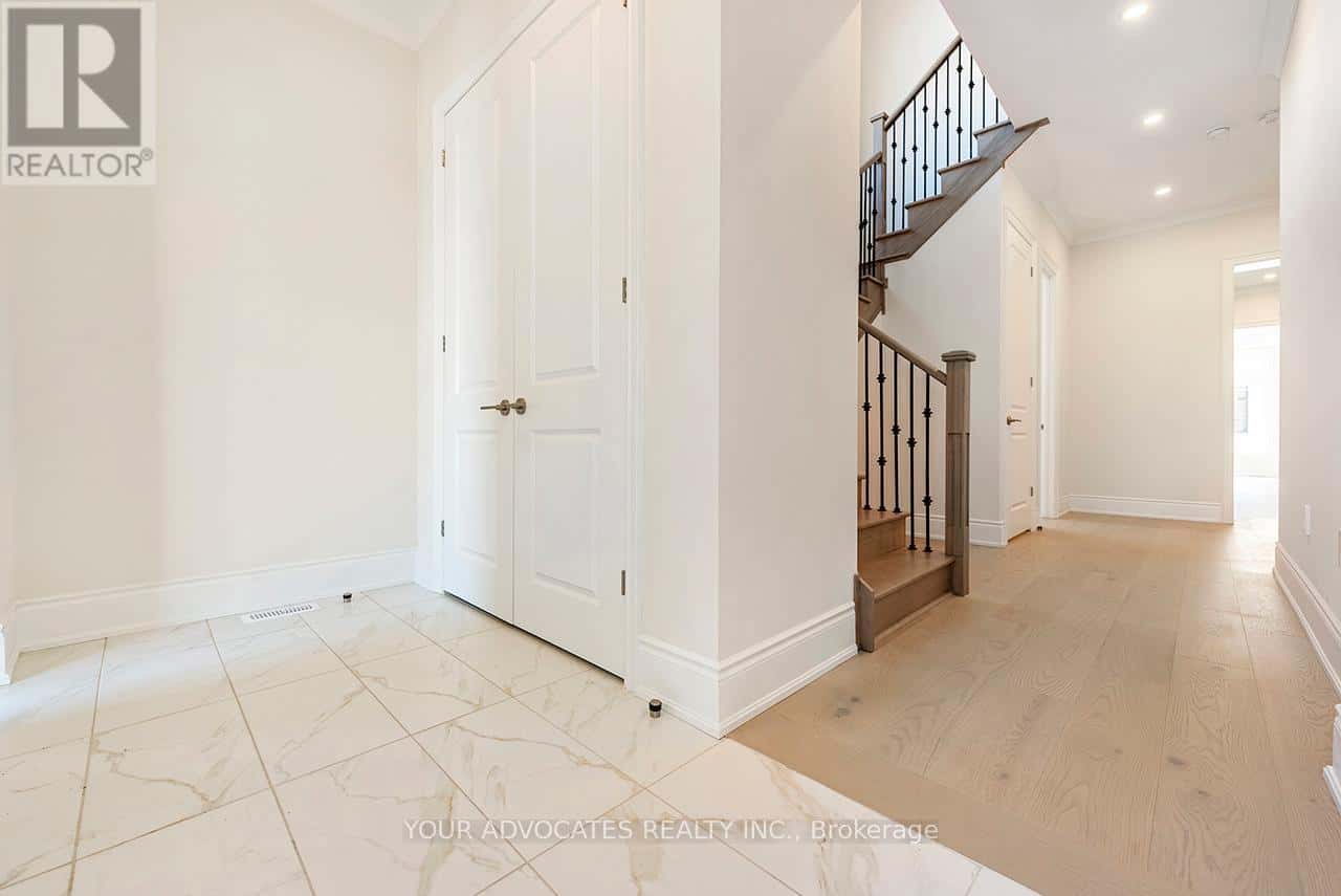 Vaughan (Kleinburg) — Vaughan (Kleinburg) - Photo 3 of 31