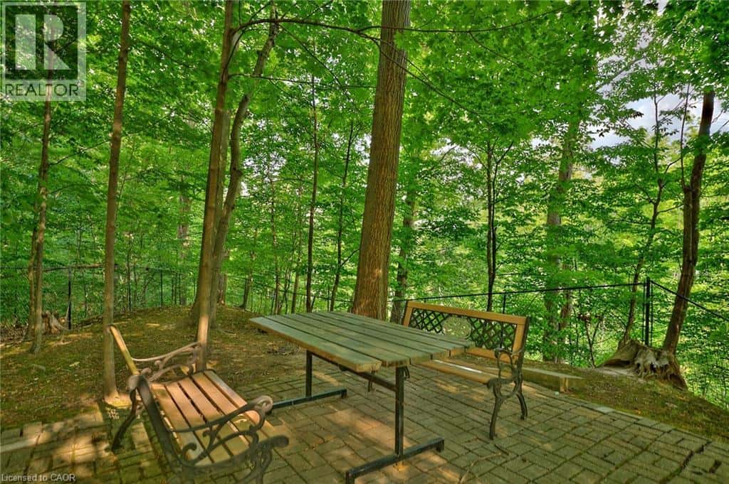 Oakville — Oakville - Photo 4 of 41