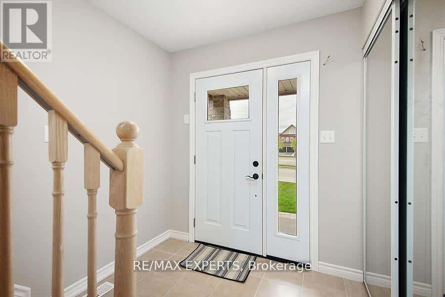 Innisfil (Alcona) — Innisfil (Alcona) - Photo 2 of 27