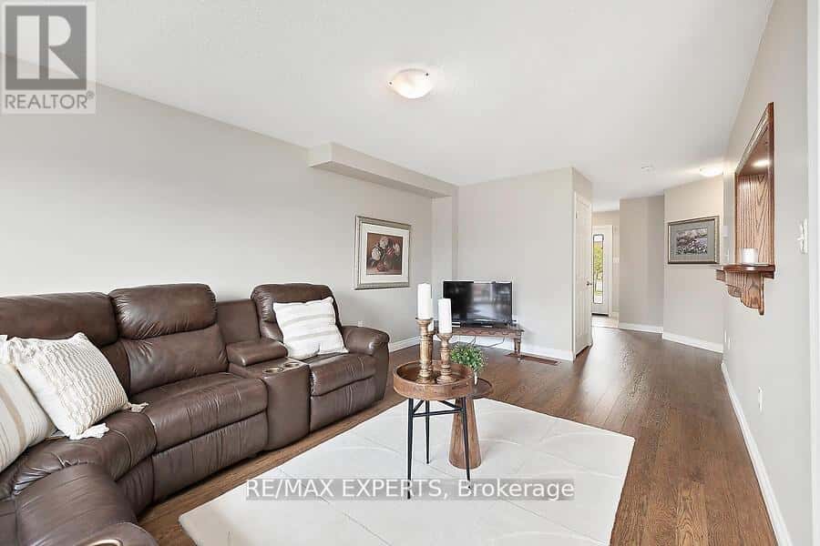 Innisfil (Alcona) — Innisfil (Alcona) - Photo 4 of 27