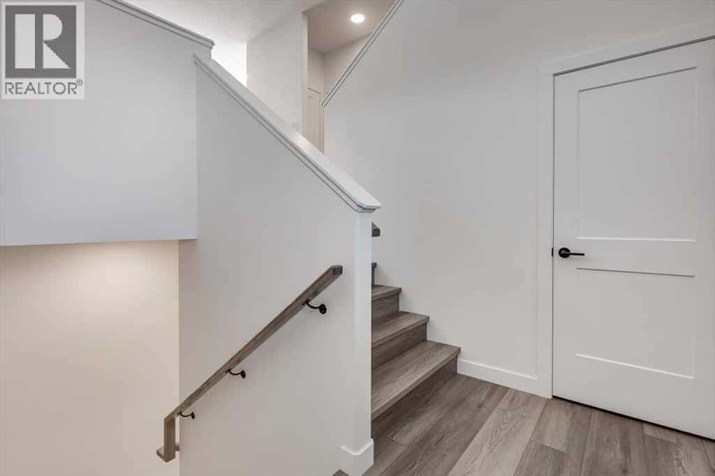 181 Norseman Close — Penhold, Alberta - Photo 5 of 46