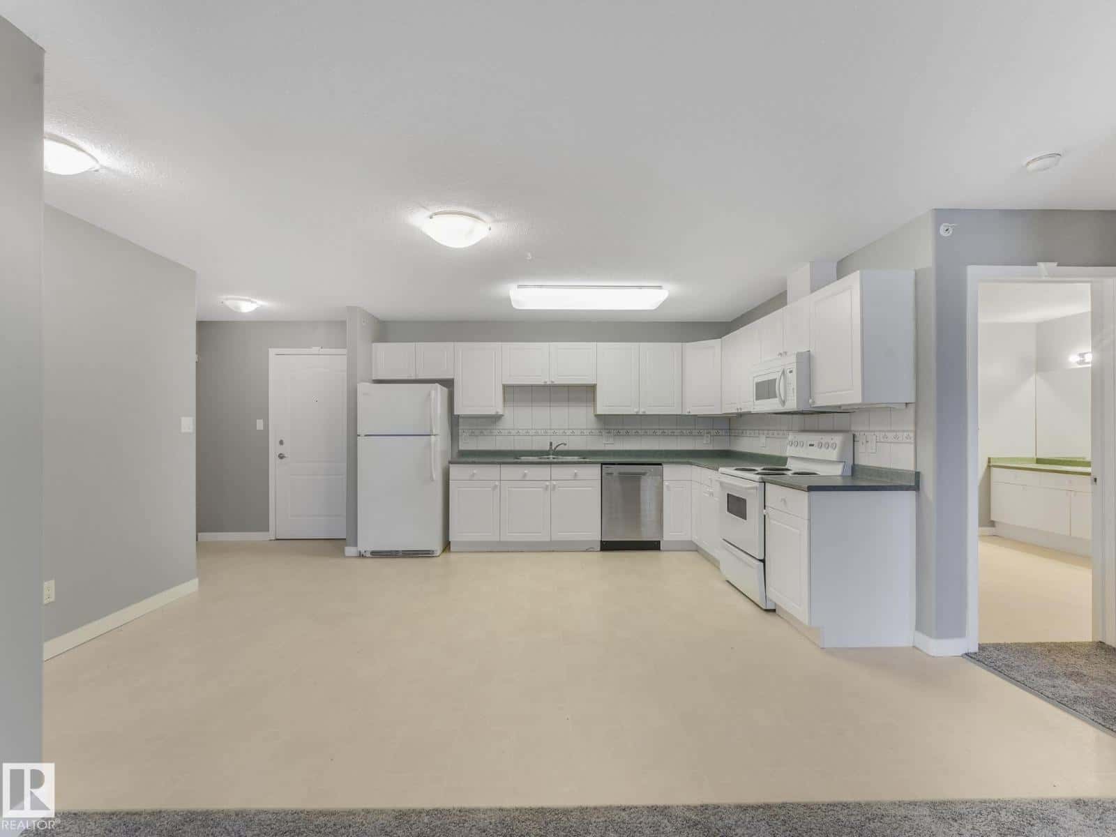 Edmonton — Edmonton - Photo 3 of 47