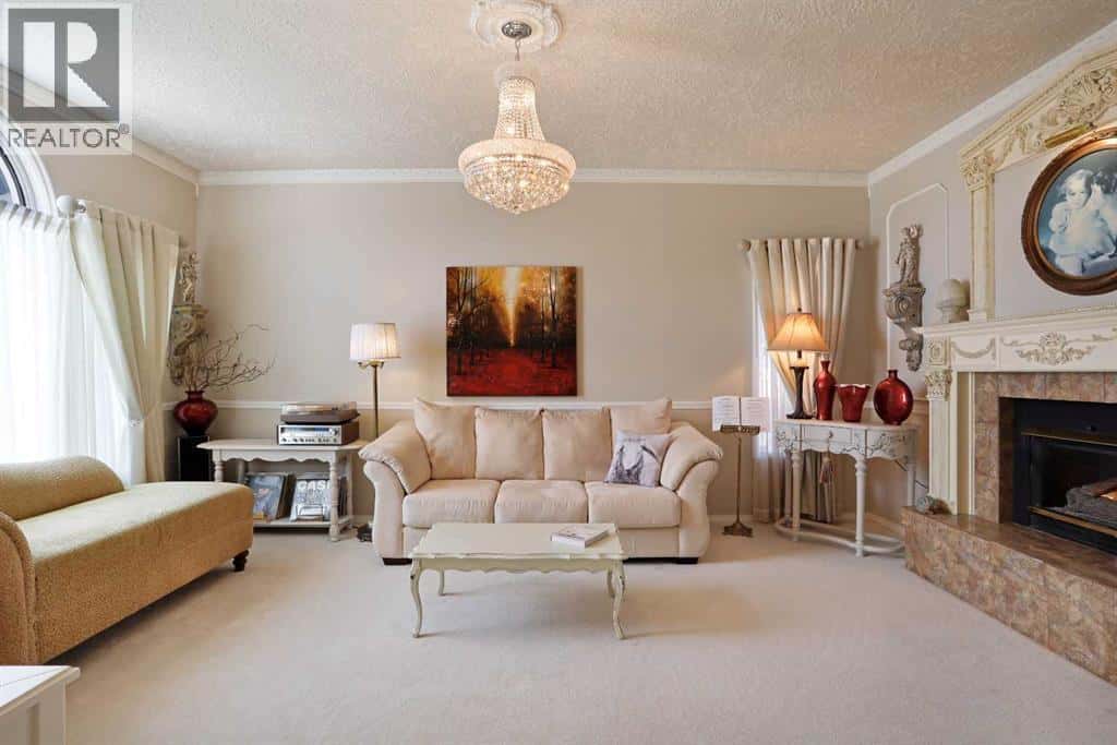 719 Parkland Drive E — Brooks, Alberta - Photo 4 of 45