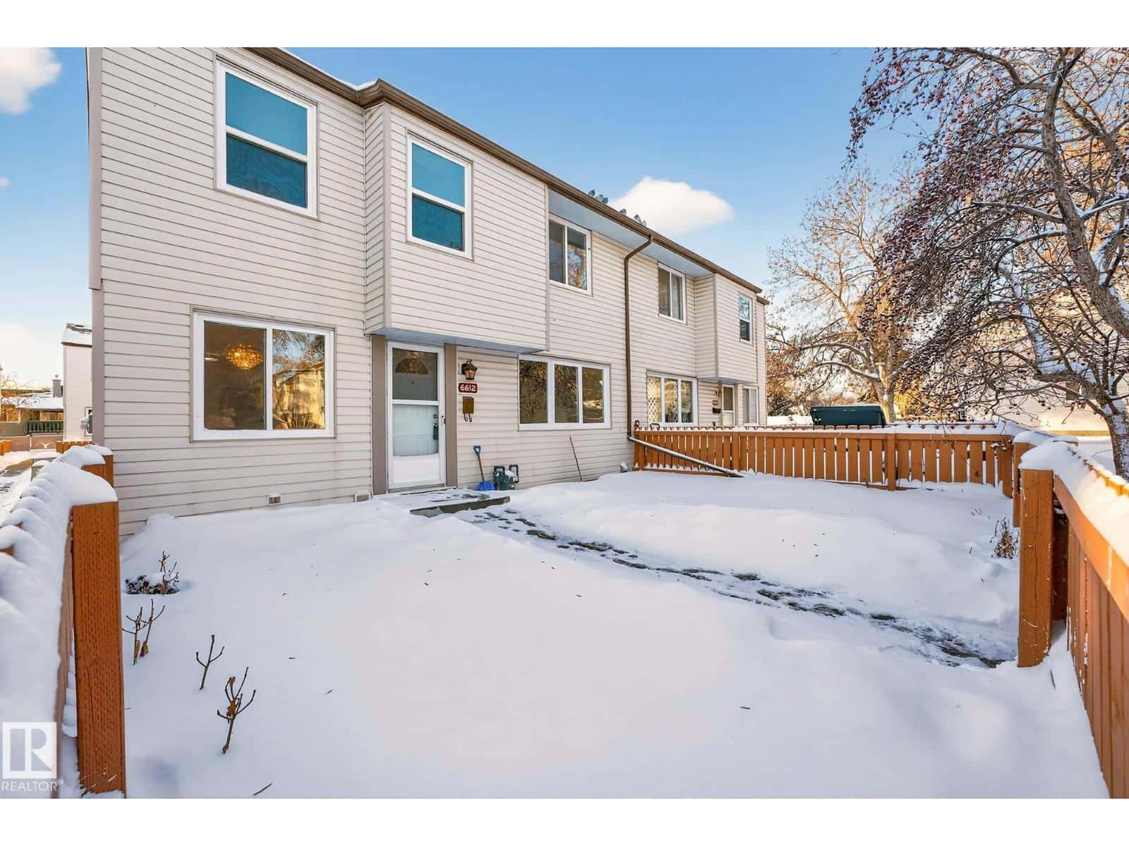 Edmonton — Edmonton - Photo 2 of 53