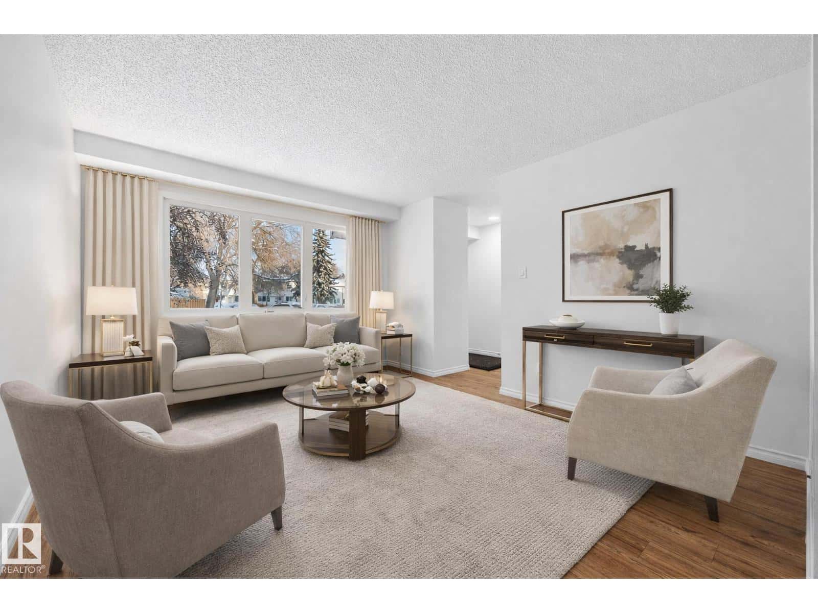 Edmonton — Edmonton - Photo 3 of 53