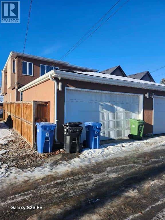 3680 26 Avenue SW — Calgary, Alberta - Photo 4 of 33