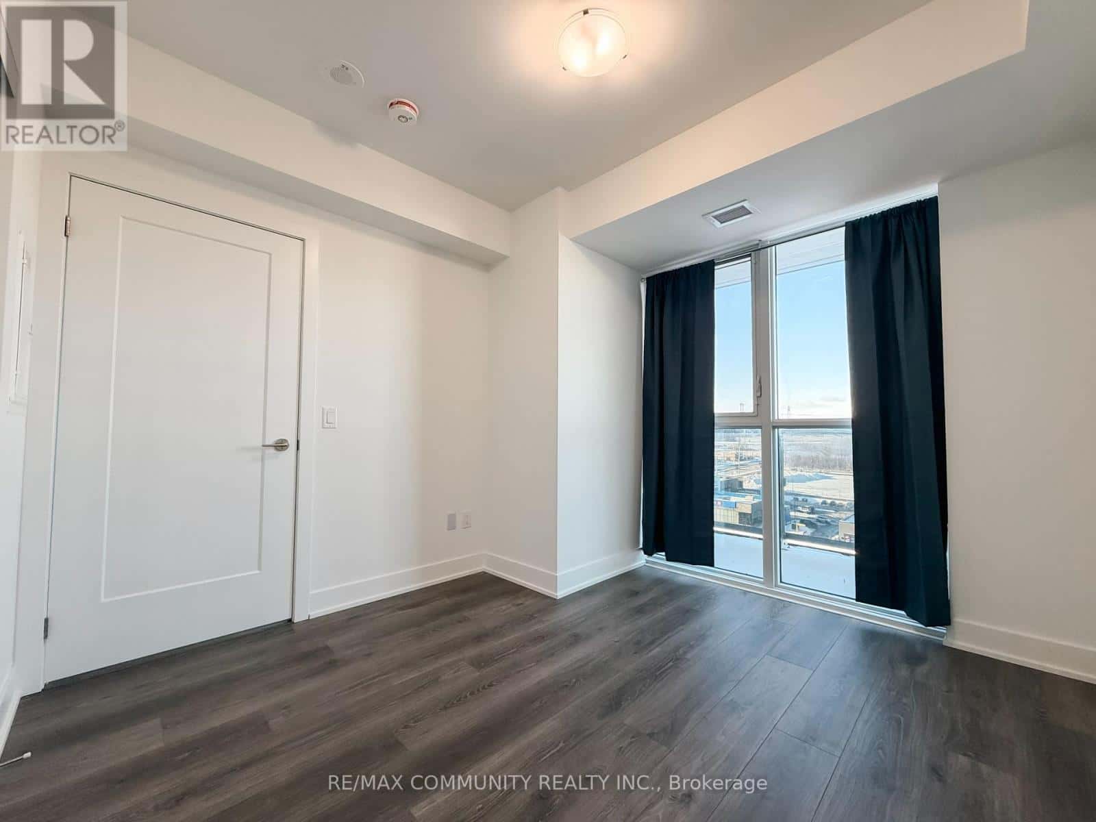 Oshawa (Windfields) — Oshawa (Windfields) - Photo 4 of 14