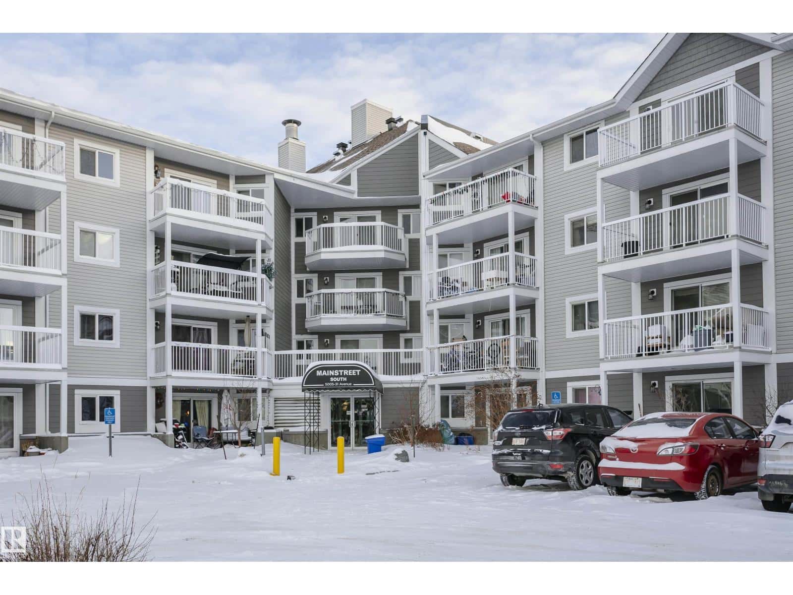 Edmonton — Edmonton - Photo 4 of 42