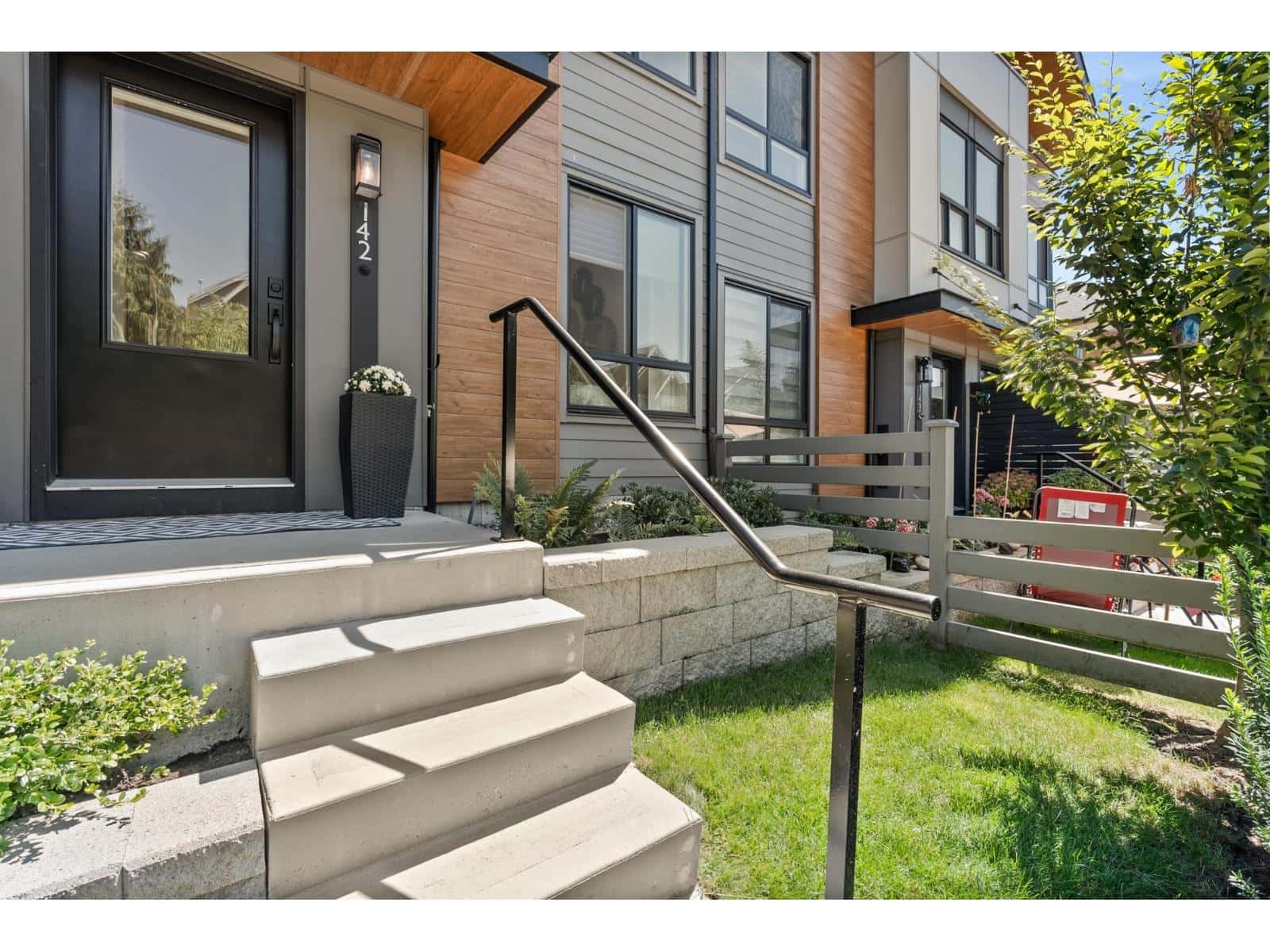 142 15111 EDMUND DRIVE — Surrey, British Columbia - Photo 3 of 39