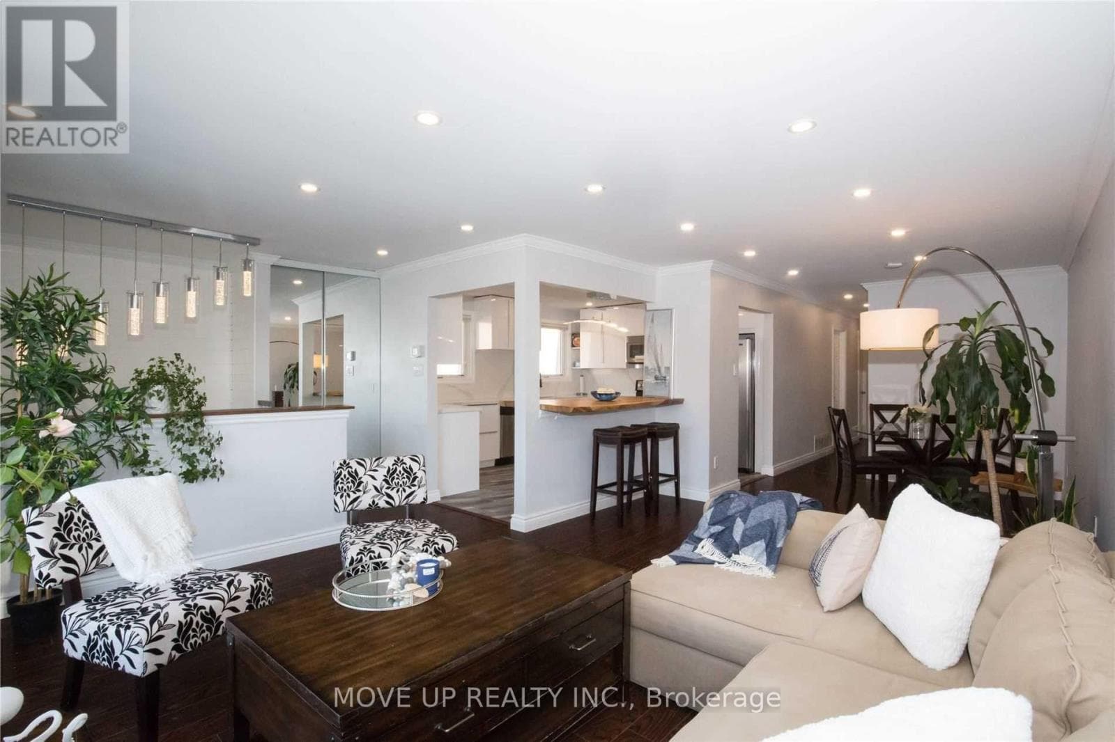 Burlington (Palmer) — Burlington (Palmer) - Main photo