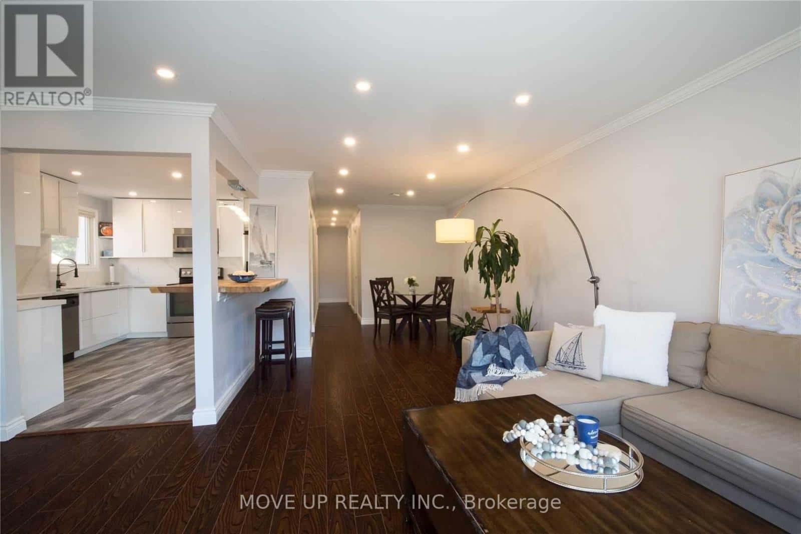 Burlington (Palmer) — Burlington (Palmer) - Photo 3 of 25