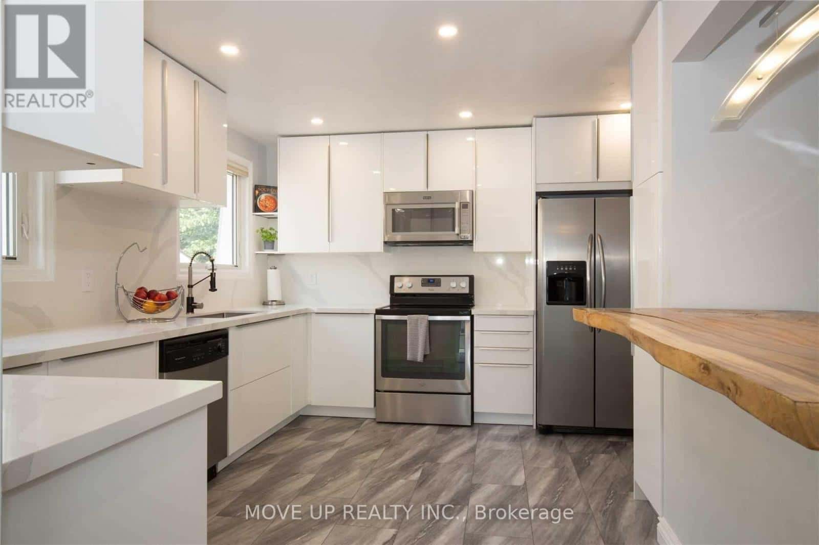 Burlington (Palmer) — Burlington (Palmer) - Photo 5 of 25