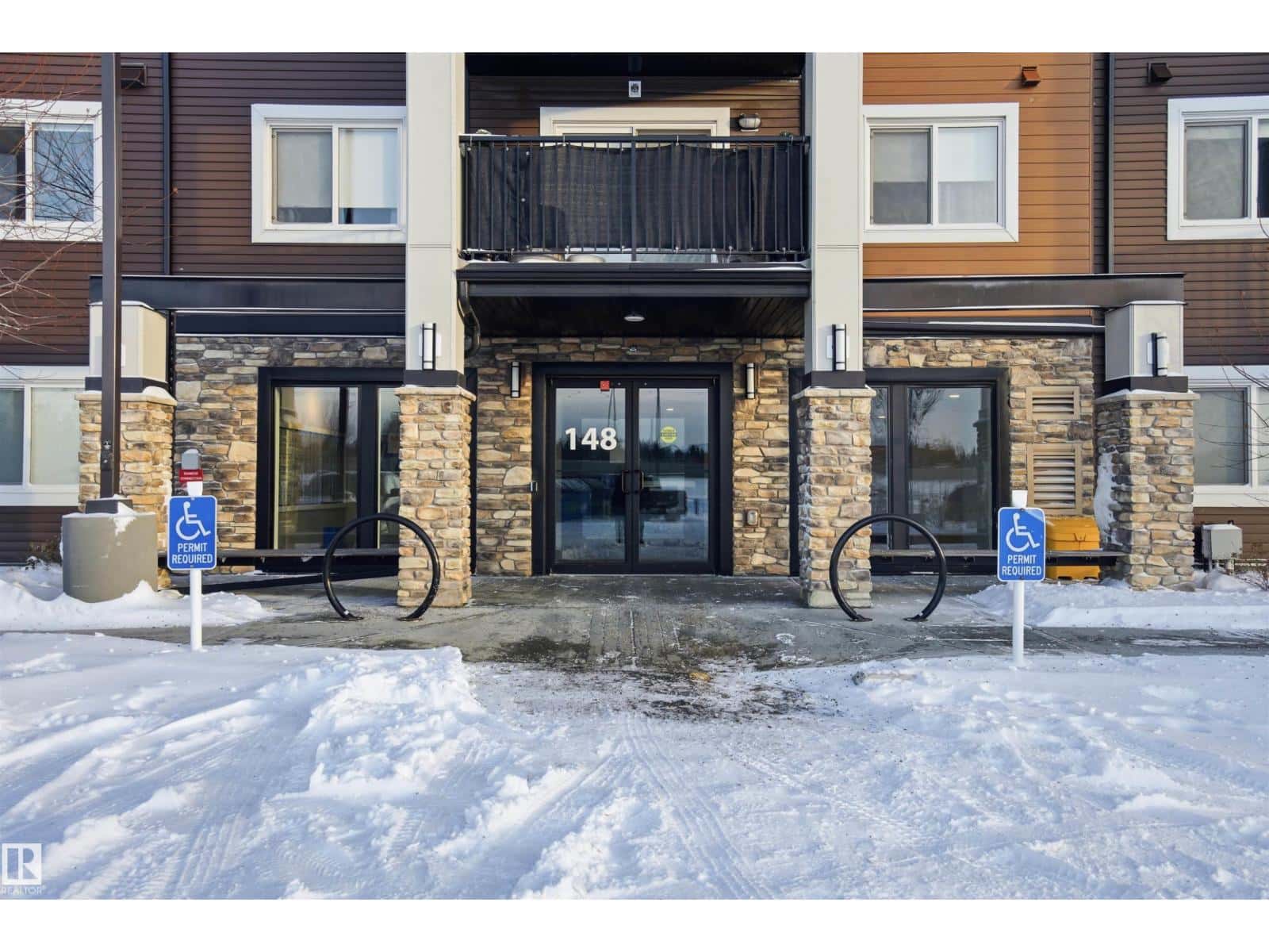 Edmonton — Edmonton - Photo 3 of 37