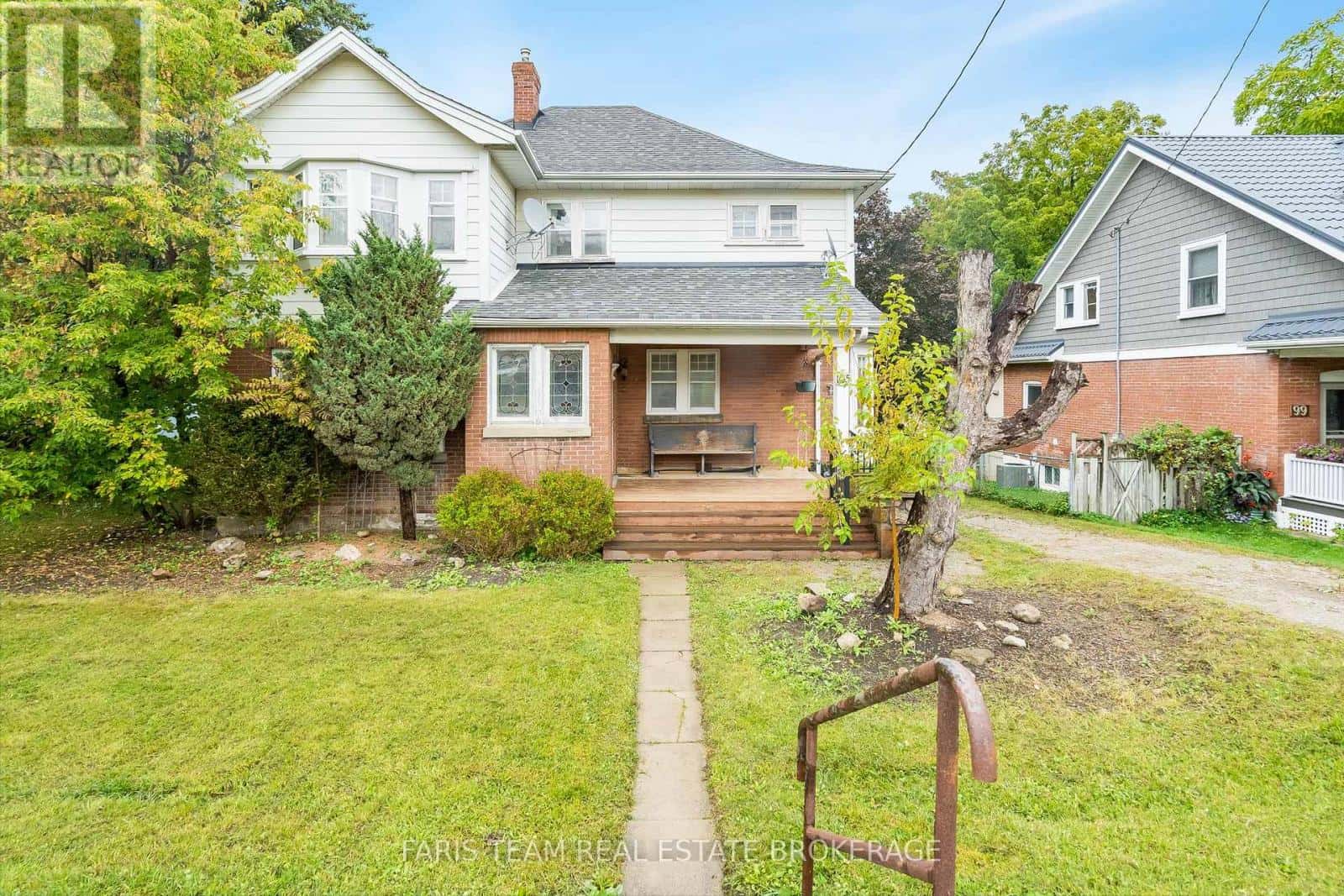 105 BARRIE STREET — Bradford West Gwillimbury (Bradford), Ontario - Photo 2 of 35