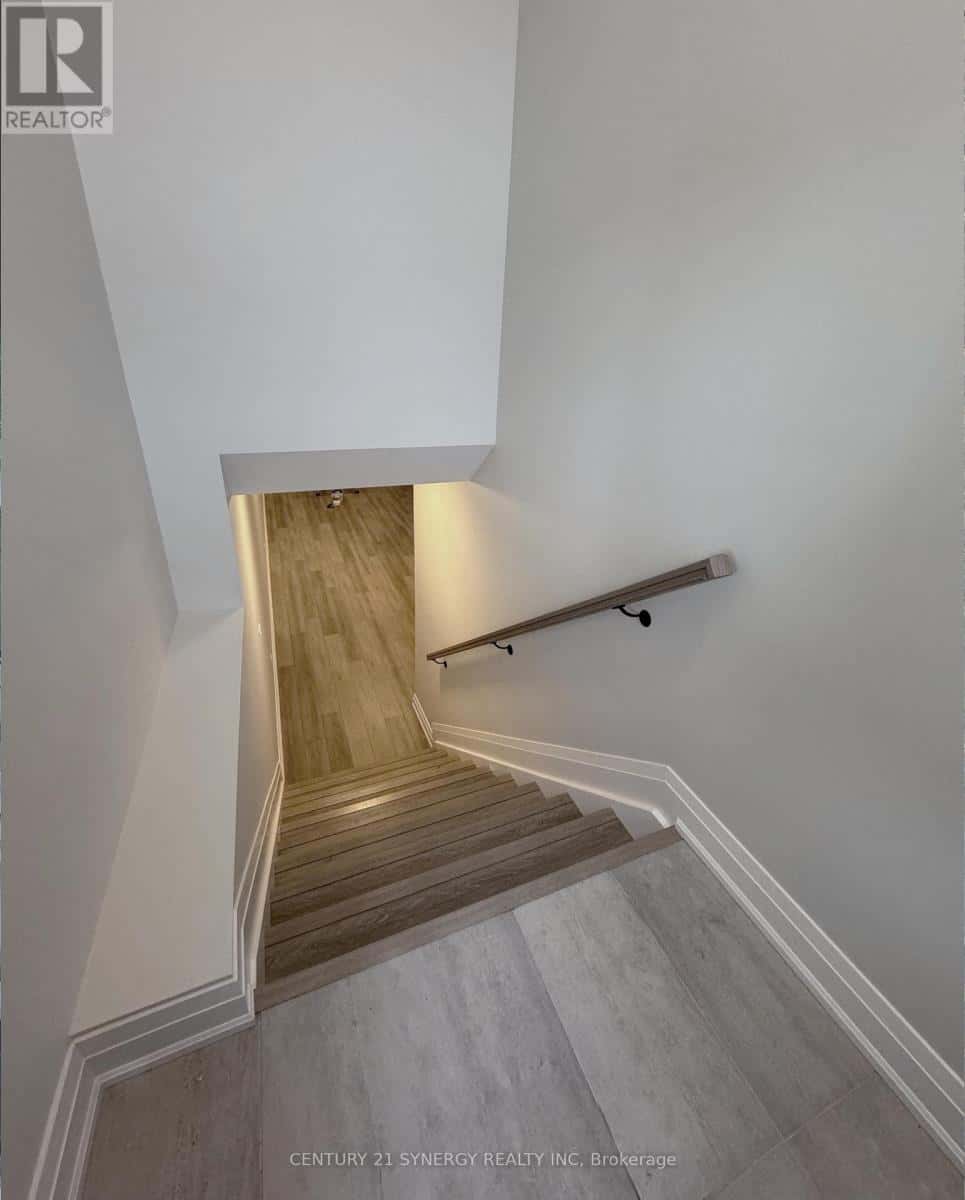 822 NAMUR STREET — Russell - Photo 3 of 11