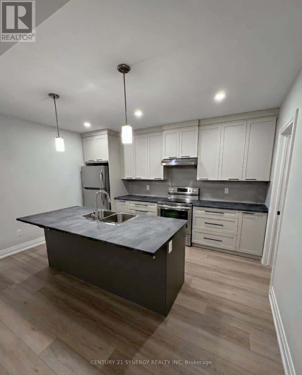 822 NAMUR STREET — Russell - Photo 5 of 11