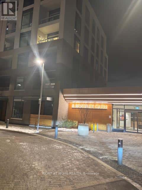 Vaughan (Beverley Glen) — Vaughan (Beverley Glen) - Photo 2 of 19