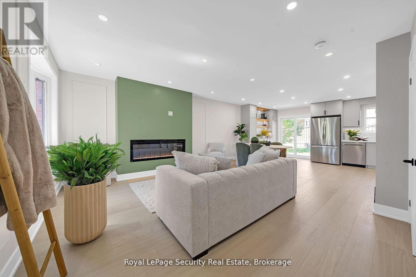 74 ANDREA LANE — Vaughan (East Woodbridge) - Main photo