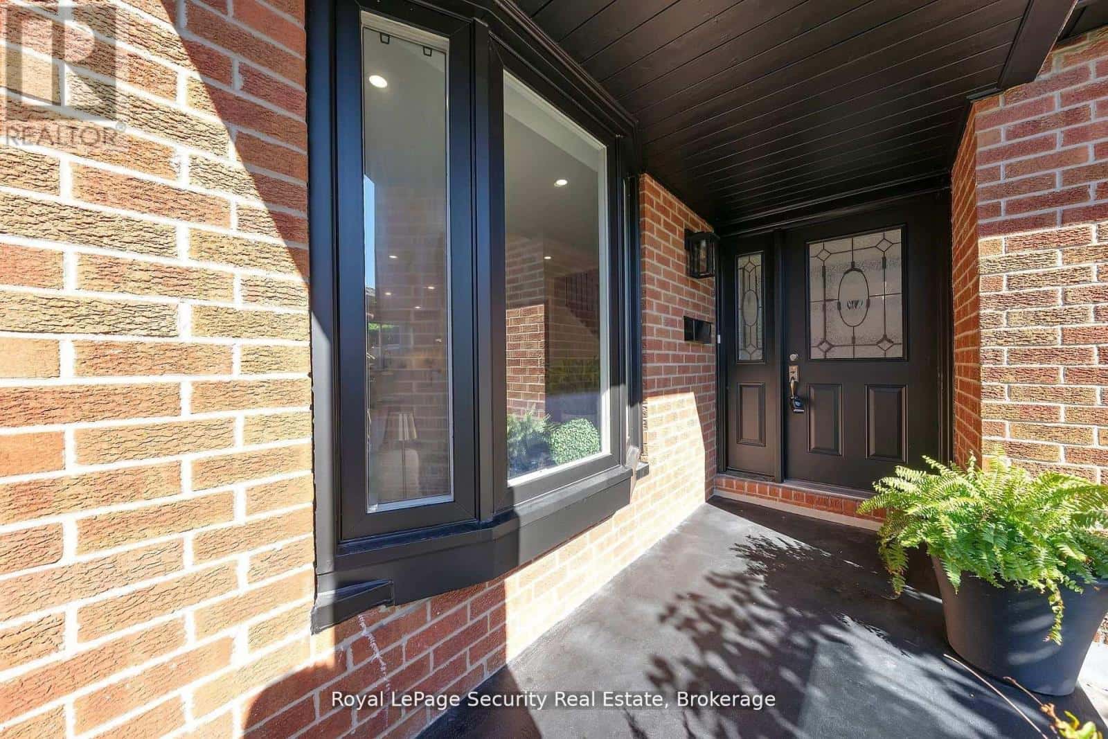 74 ANDREA LANE — Vaughan (East Woodbridge) - Photo 2 of 40