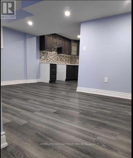 Brampton (Northwest Brampton) — Brampton (Northwest Brampton) - Photo 3 of 13