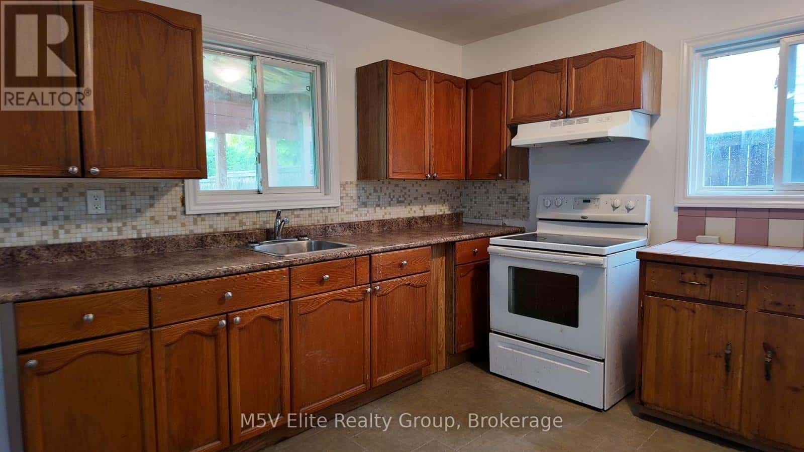 Property - Photo 4 of 11