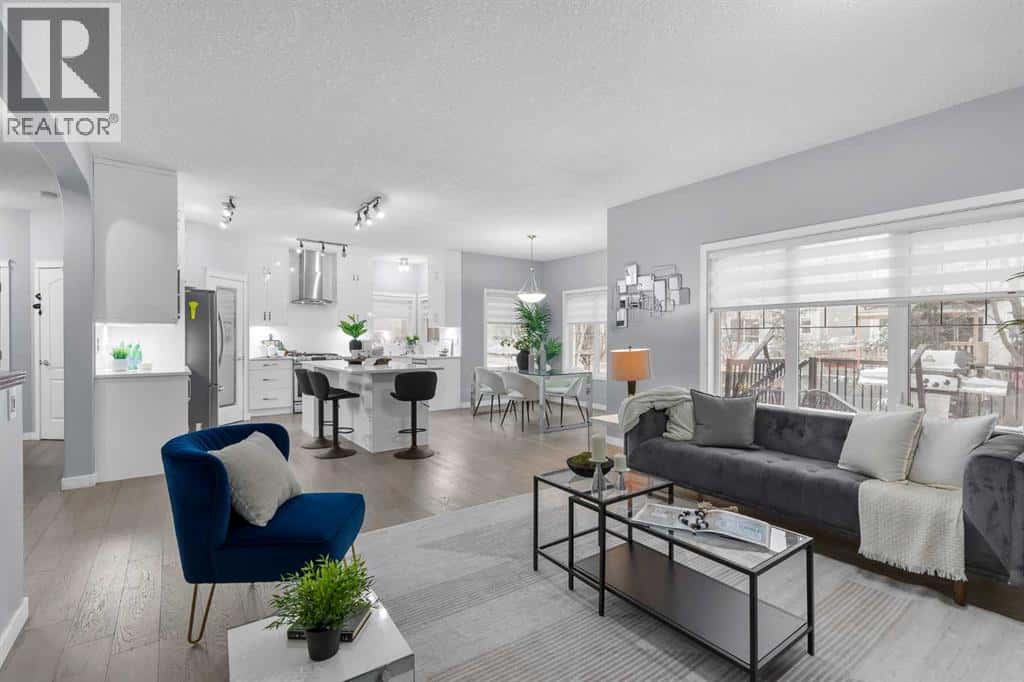 1409 Kings Heights Boulevard SE — Airdrie, Alberta - Photo 4 of 42